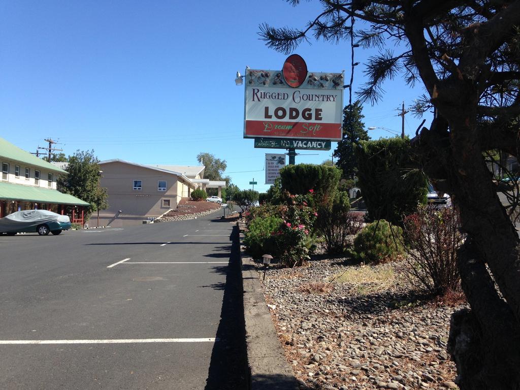 Rugged Country Lodge Pendleton Exterior foto