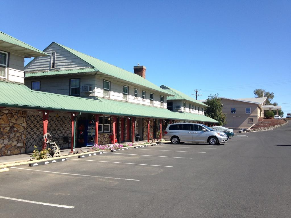 Rugged Country Lodge Pendleton Exterior foto