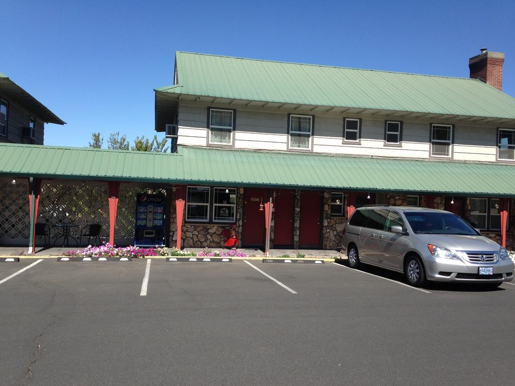 Rugged Country Lodge Pendleton Exterior foto